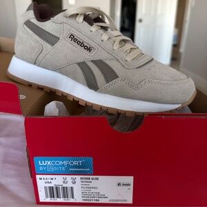 NWT and original box - Reebok LuxCOMFORT Glide - Unisex